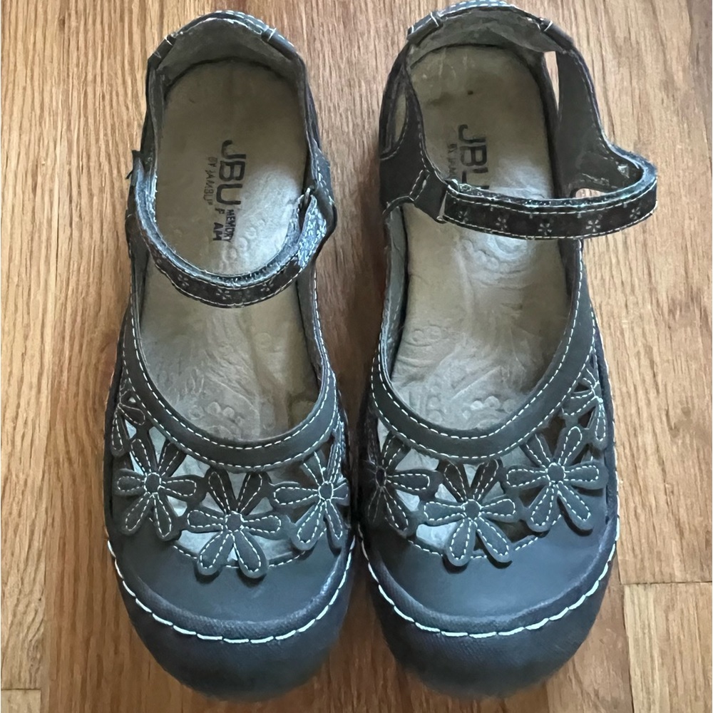 JBU Women’s Outdoor Sandal Size 7.5